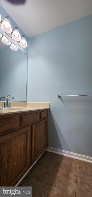 Building Photo - 3001 Cahill Ln