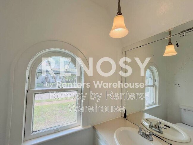 Building Photo - 1084 Norview Ave