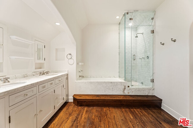 Building Photo - 602 11th St