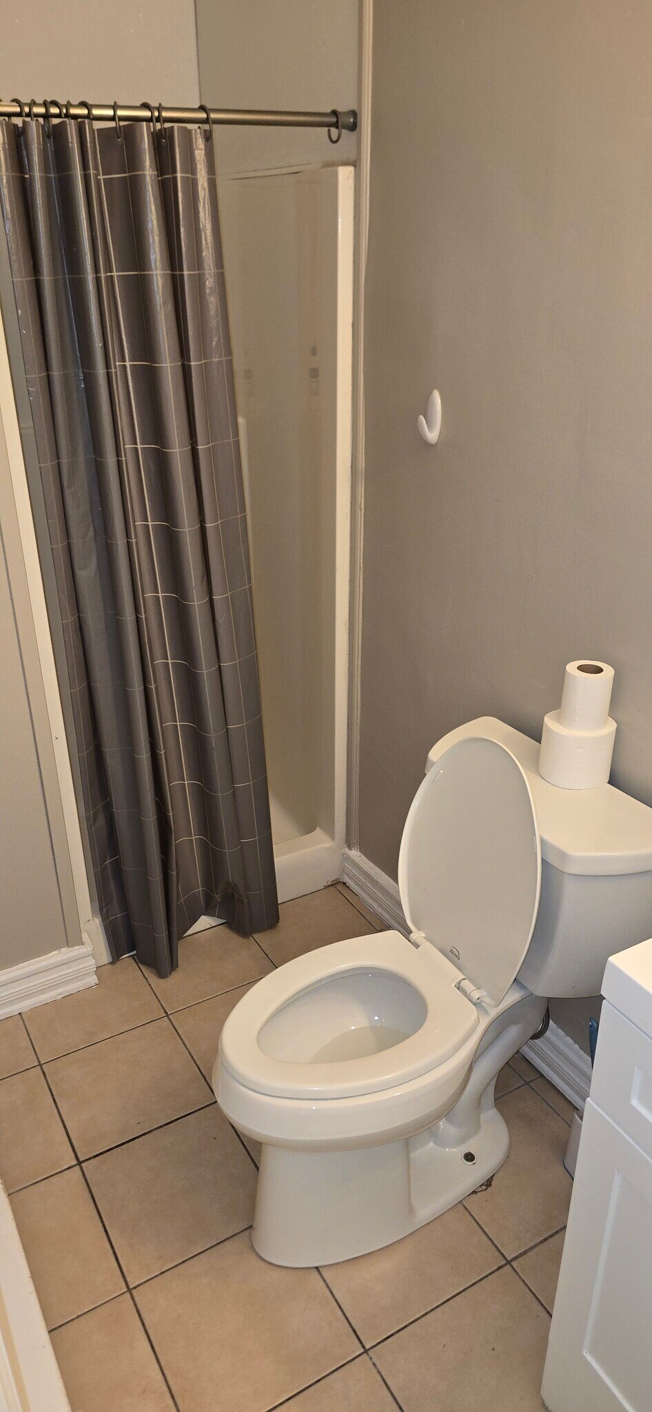 2 Full Bathrooms - 427 Taylor Ave