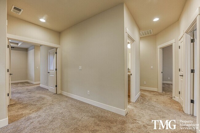 Building Photo - Spacious 4 BD Home with Private Backyard & Community Amenities!