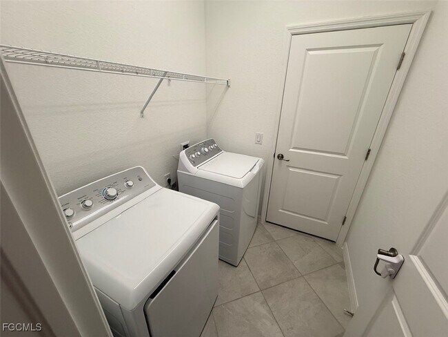 Building Photo - 14579 Palamos Cir