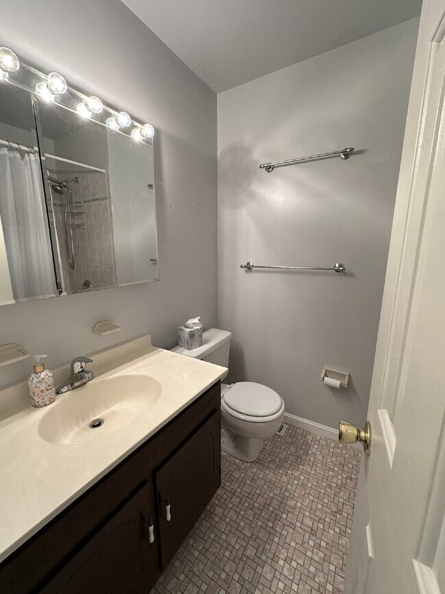 Building Photo - LEASE PENDING! 3-Bedroom Split Level in Peaceful Wooded Setting