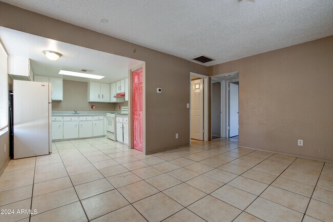 Building Photo - 9631 N 12th Ave