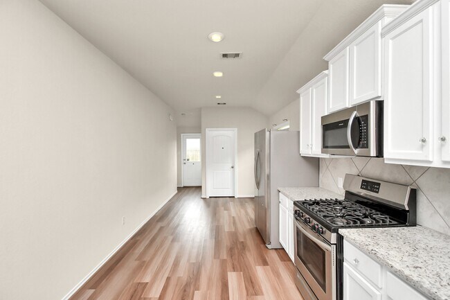 Building Photo - 25634 Royal Catchfly Rd