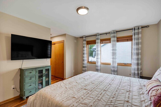 Building Photo - 3670 Sabertooth Trail