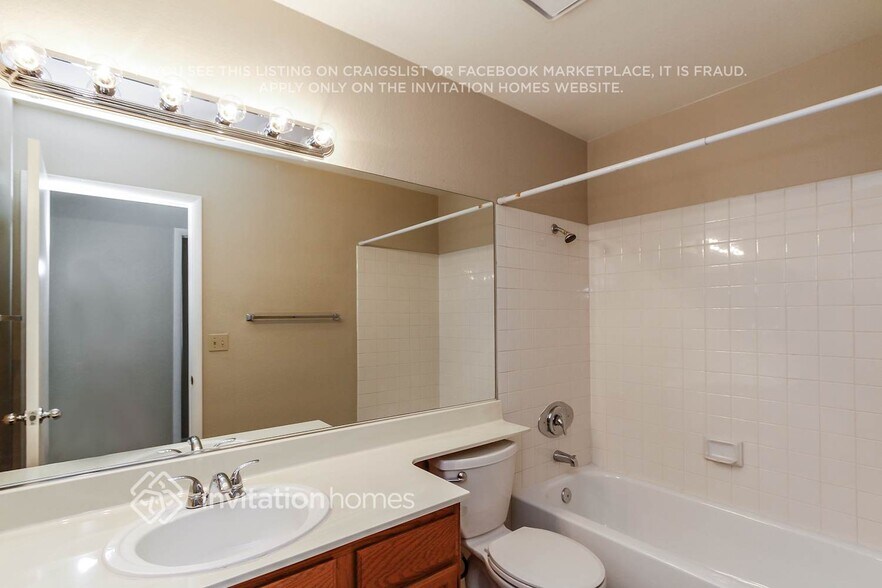 Building Photo - 330 Templeton Dr