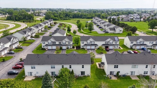 Building Photo - 1737 W Chrysler Dr