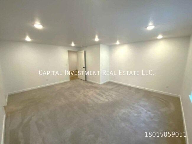 Building Photo - 4692 Camellia Ln