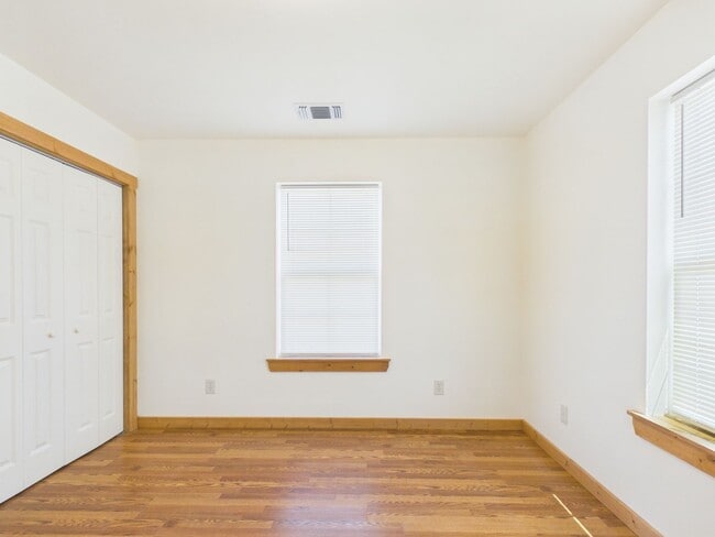 Building Photo - 1124 Thiele Ln