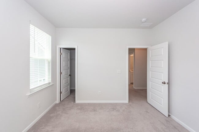 Building Photo - 214 Narrowleaf Ave
