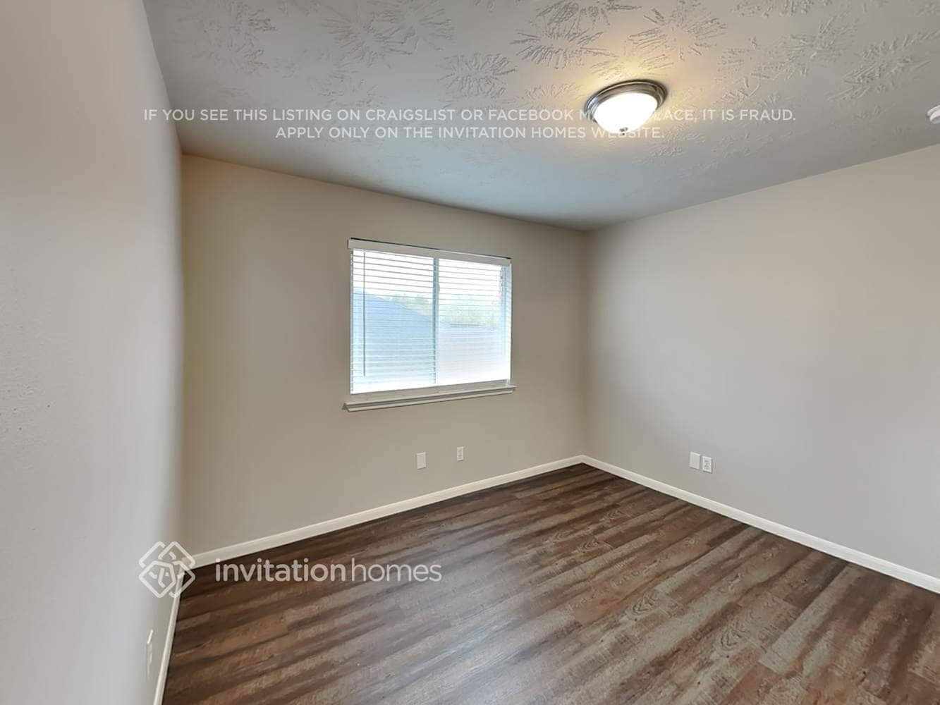 Building Photo - 11223 S Country Club Green Dr