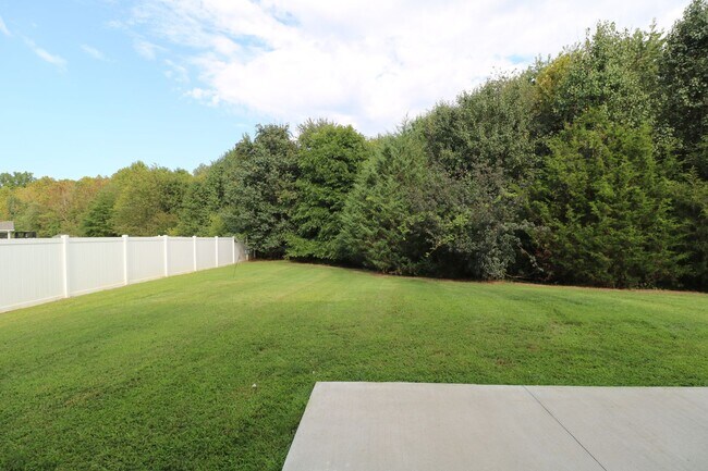 Building Photo - 4515 Wedge Dr