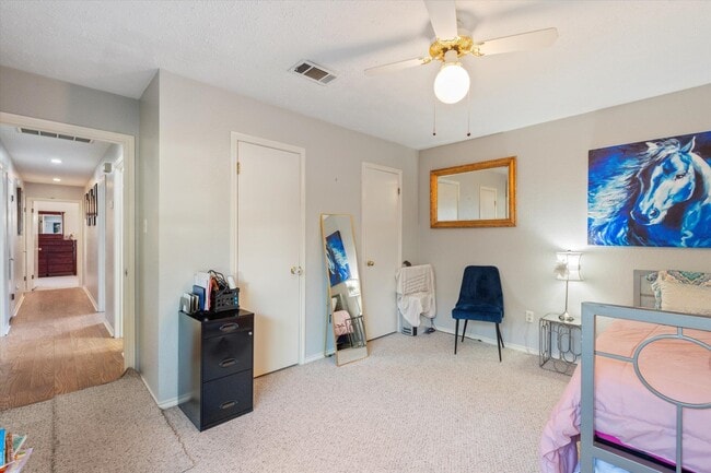 Building Photo - 421 St Andrews St