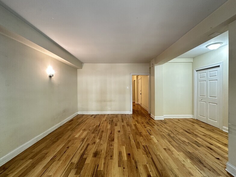 Building Photo - 1314 N Dearborn