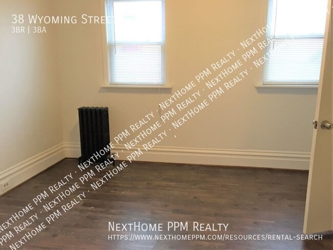 Building Photo - 38 Wyoming St