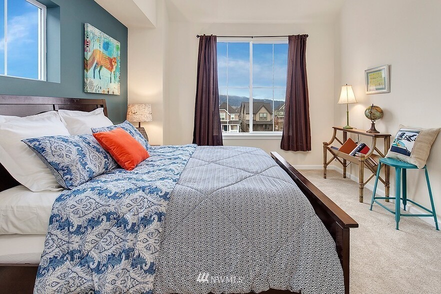 Master Bedroom - 964 4th Ave NE