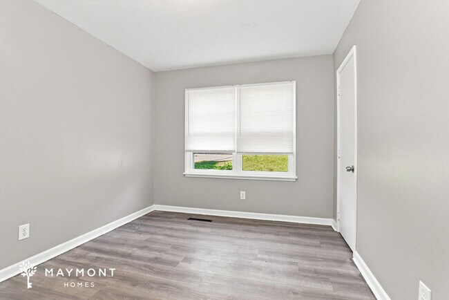 Building Photo - 4931 Fairfield Cir