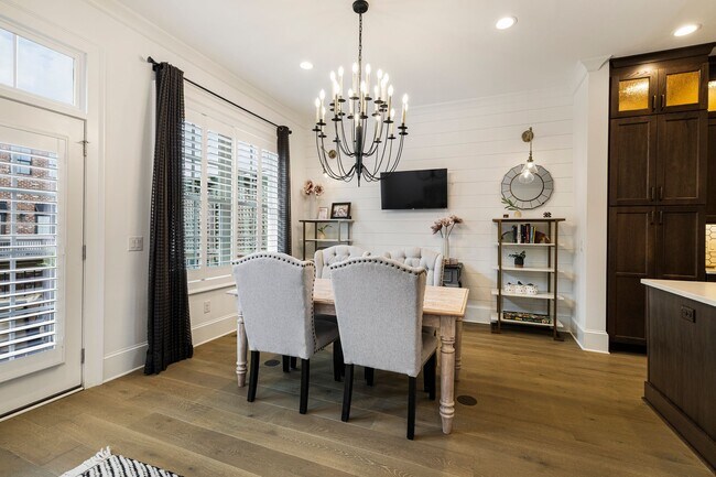 Building Photo - 456 Altamaha St