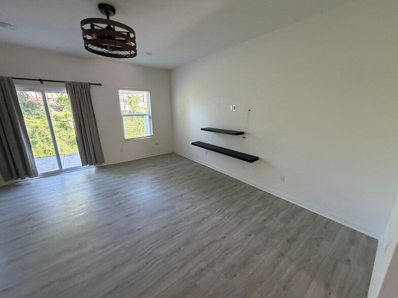Building Photo - Room in Townhome on Pagebrook Ln