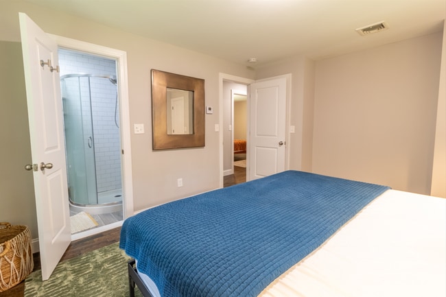 Building Photo - Spacious 4-Bedroom Home with In-Law Suite
