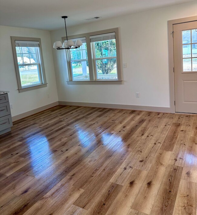 Building Photo - Newly Built Home minutes from Downtown Madison