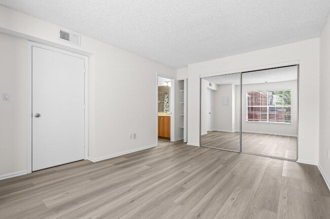 Building Photo - 1125 Crystal Way