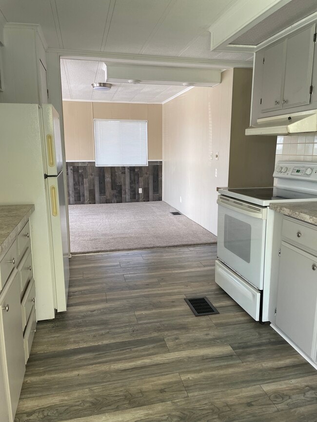 Kitchen on entry - 3811 Midway Dr