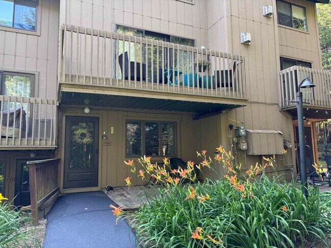 Building Photo - 18 Windsor Hill Way