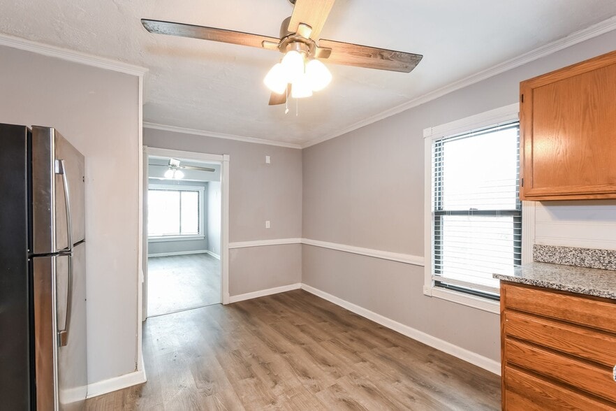 Building Photo - 5322 Vine Ave