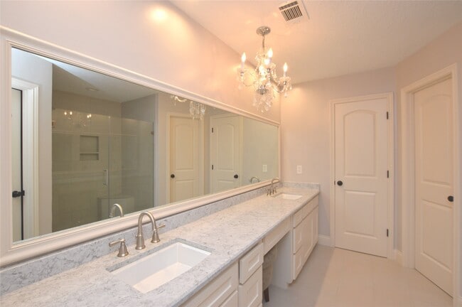 Building Photo - 2 Woodhaven Wood Ct