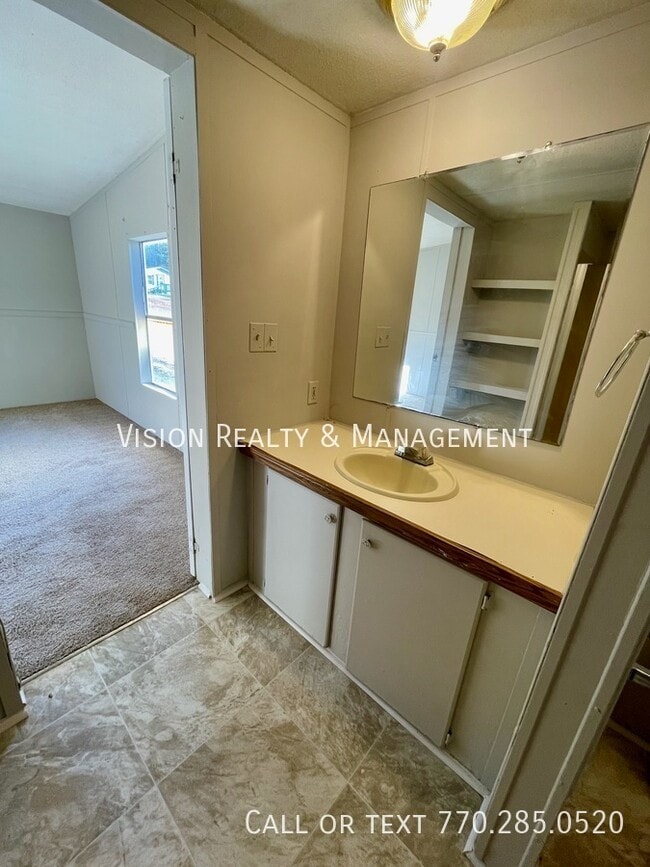 Building Photo - 25 Watercrest Ln