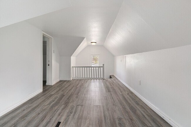 Building Photo - Unbeatable 4 Bedroom home in Greensburg available July 1!