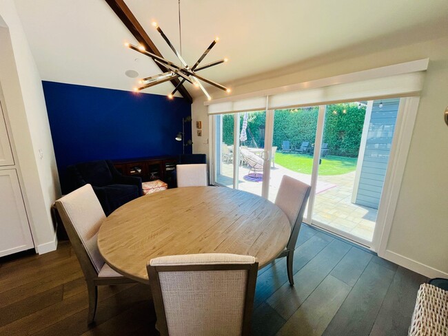Building Photo - Stunning 3 Bed 2 Bath Downtown Sunnyvale w...