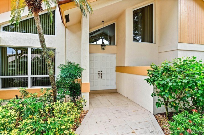 Building Photo - 4720 NW 28th Ave