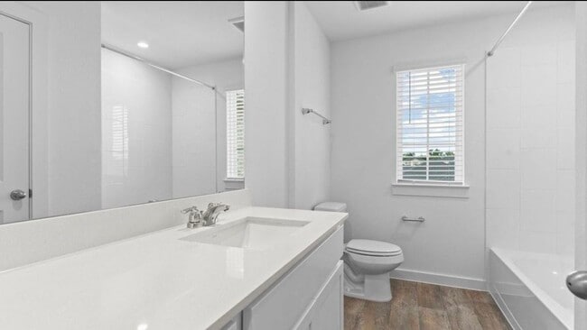 Building Photo - 8051 Marchese Dr