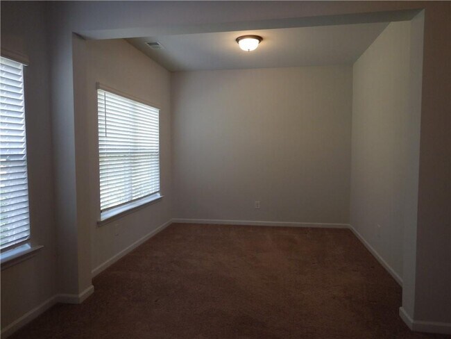 Building Photo - 720 Country Ridge Dr