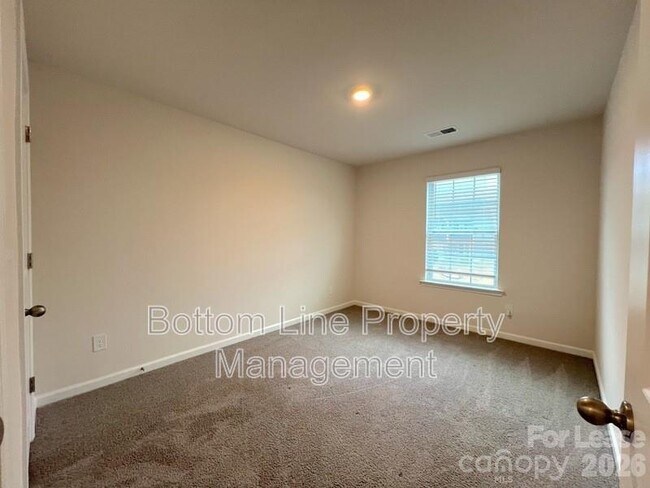 Building Photo - 1603 Blue Velvet Ln