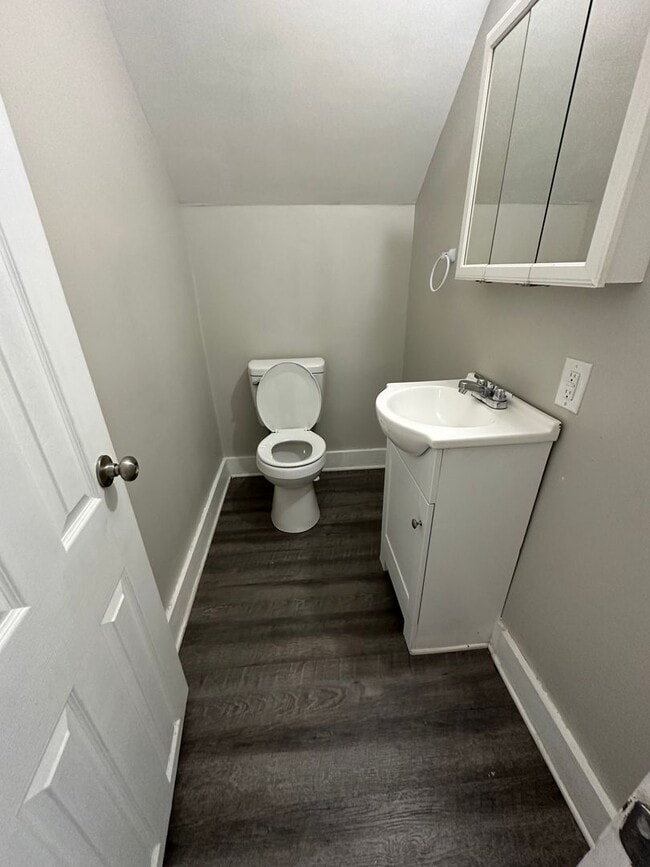 Building Photo - Recently Remodeled 4-Bedroom, 1.5-Bathroom...