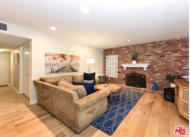 Building Photo - 23444 Park Hermosa