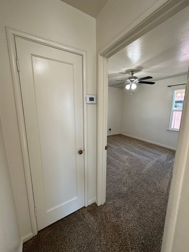 Building Photo - No Deposit