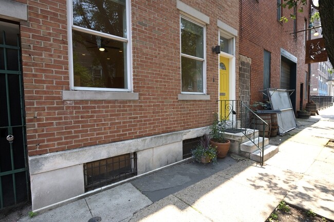 Building Photo - 1131 N 4th St