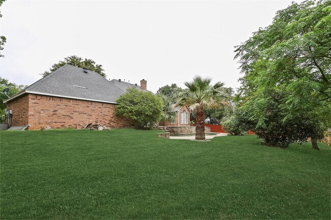 Building Photo - 545 Oak Hill Dr