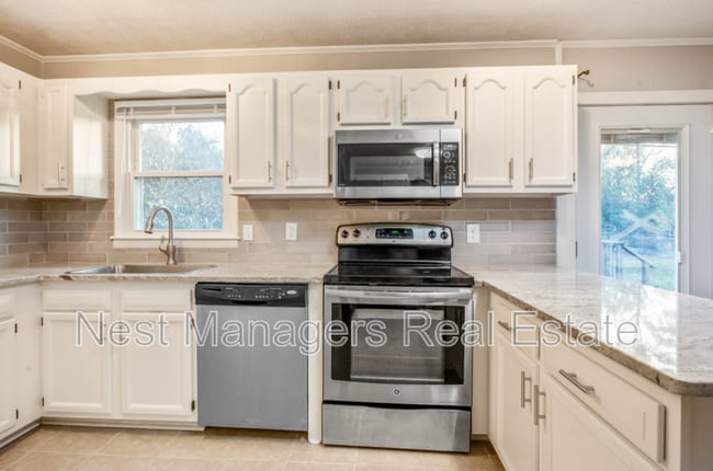 Building Photo - 6525 Senator Dr