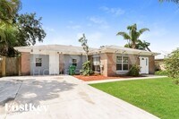 Building Photo - 438 SE Streamlet Ave