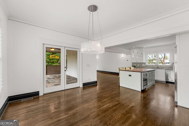Building Photo - 546 Candler Park Dr NE