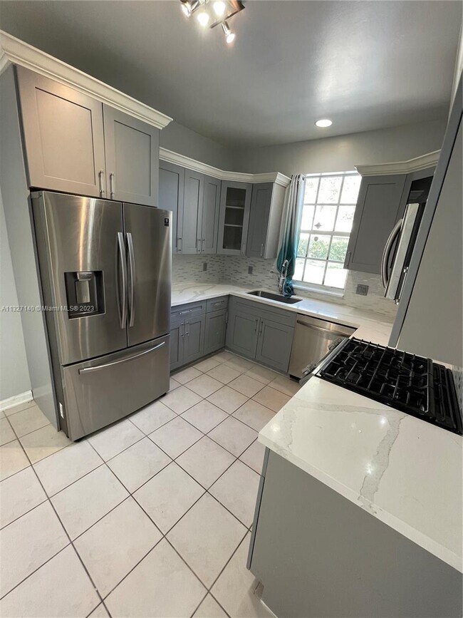 Building Photo - 5893 Plum Harbor Cir