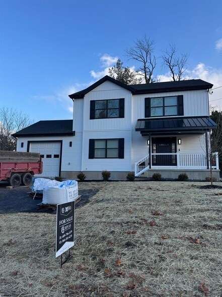 Building Photo - 1140 Parkside Ave.