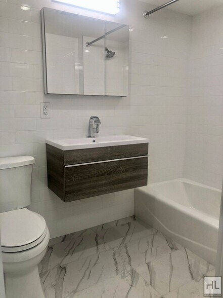 Building Photo - Bedford-Stuyvesant / 2-Bed 1-Bath / Private Outdoor Space