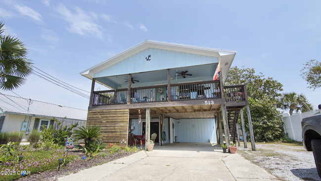 Primary Photo - 513 Lantana St